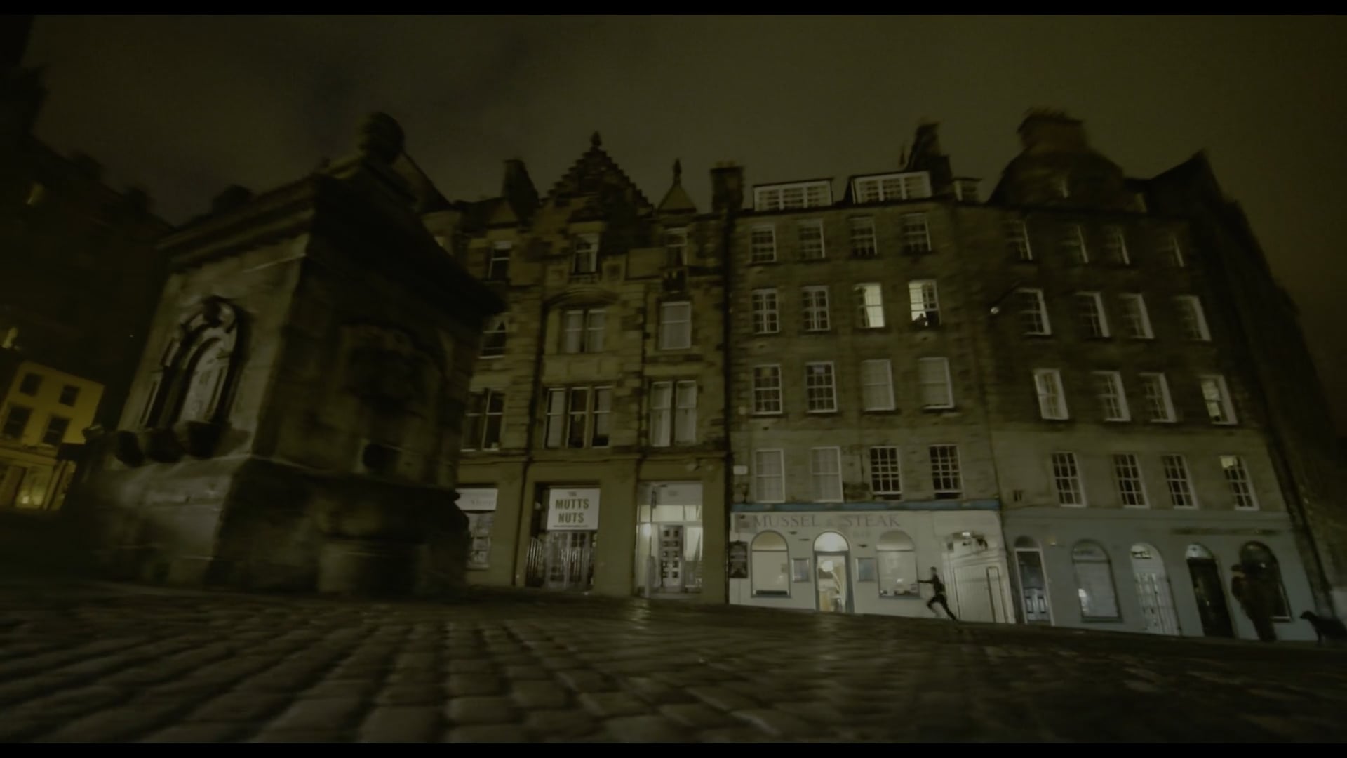 Night chase frame from T2 Trainspotting